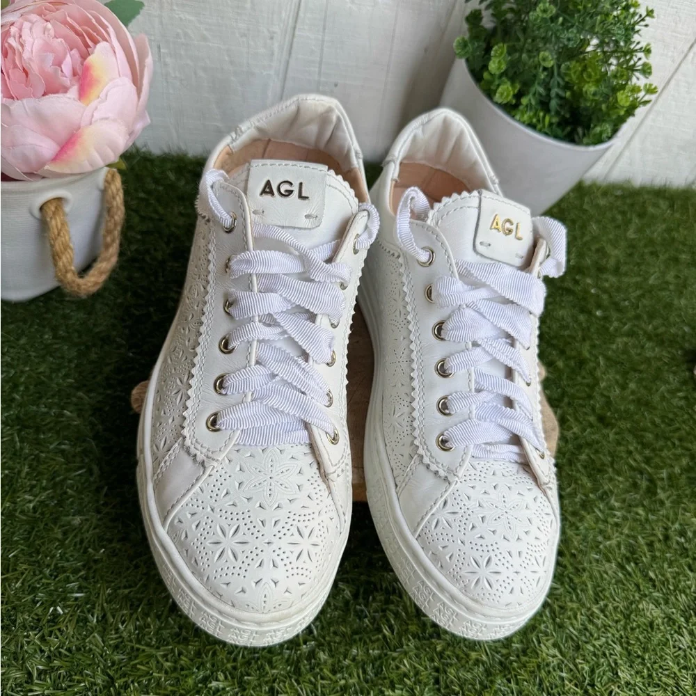 AGL Sade Spring White Flower Cut Out Sneaker $425 size 35.5 US 5.5 leather